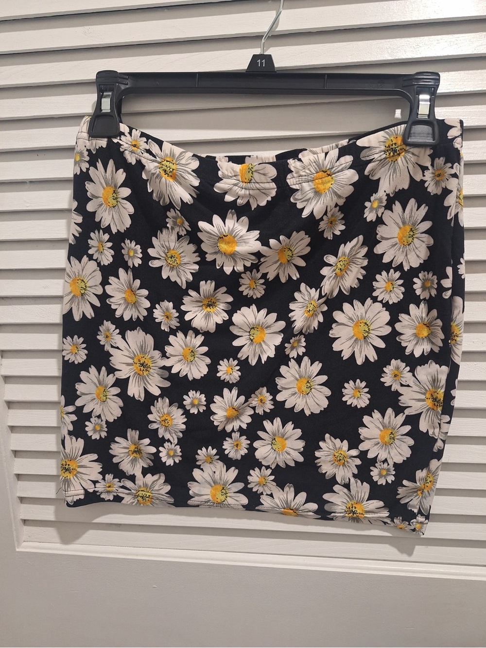Hot Kiss Black Daisy Print Mini Skirt with White & Yellow Flowers